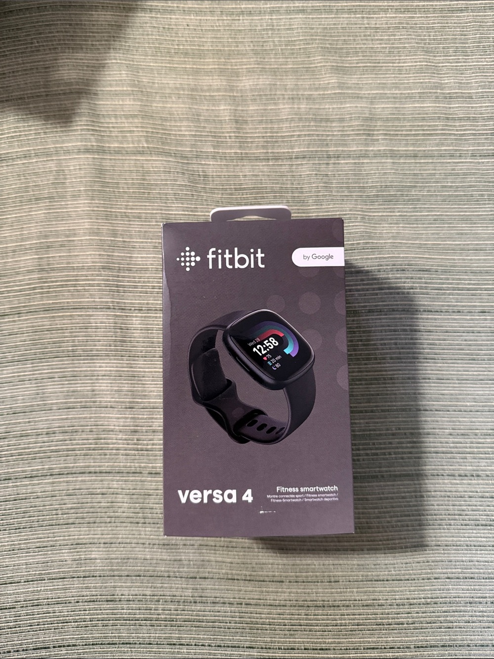 fitbit Versa 4 Smartwatch in Black